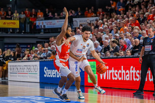 1. Basketball Bundesliga, easyCredit BBL, Saison 2026 2027, Herren, Hauptrunde, 5. Spieltag, 10.10.2026, RASTA Vechta - ratiopharm ulm Teo Milicic ( 4 - ratiopharm ulm) in Aktion Vechta RASTA Dome Niedersachsen Deutschland