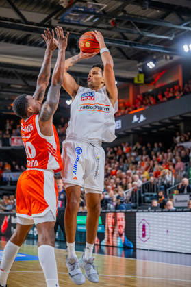 1. Basketball Bundesliga, easyCredit BBL, Saison 2026 2027, Herren, Hauptrunde, 5. Spieltag, 10.10.2026, RASTA Vechta - ratiopharm ulm Teo Milicic ( 4 - ratiopharm ulm) beim Jumpshot Vechta RASTA Dome Niedersachsen Deutschland