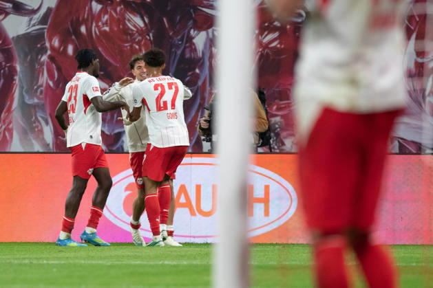 1. Fußball Bundesliga: RB Leipzig - Eintracht Frankfurt; 10.10.2026 Tor-Jubel mit dem Torschützen zum 6:0 Tidiam Gomis (27, RB Leipzig). LEIPZIG, DEUTSCHLAND - OCTOBER 10: Bundesliga-Spiel RB Leipzig - Eintracht Frankfurt in der Red Bull Arena am 5. Spieltag der 1. Bundesliga am October 10, 2026 in Leipzig, Deutschland. DFL REGULATIONS PROHIBIT ANY USE OF PHOTOGRAPHS AS IMAGE SEQUENCES AND OR QUASI-VIDEO. Copyright: xBEAUTIFULxSPORTS JanxKaeferx