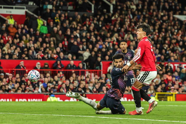 Premier League: Manchester United, ManU v Tottenham Hotspur Dominic Solanke of Tottenham Hotspur scores to make it 1-1 during the Premier League match Manchester United vs Tottenham Hotspur at Old Trafford, Manchester, United Kingdom on 10 October 2026 (Photo by Mark Cosgrove News Images) Manchester Old Trafford Greater Manchester United Kingdom Copyright: xMarkxCosgrove NewsxImagesx