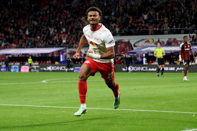 10.10.2026, xgox, Fussball 1.Bundesliga, RB Leipzig - Eintracht Frankfurt v.l. Torjubel nach dem Tor zum celebrating the goal celebrate 6:0 durch Tidiam Gomis (RB Leipzig) (DFL DFB REGULATIONS PROHIBIT ANY USE OF PHOTOGRAPHS as IMAGE SEQUENCES and or QUASI-VIDEO) Leipzig