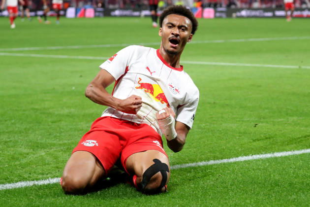 10.10.2026, xgox, Fussball 1.Bundesliga, RB Leipzig - Eintracht Frankfurt v.l. Torjubel nach dem Tor zum celebrating the goal celebrate 6:0 durch Tidiam Gomis (RB Leipzig) (DFL DFB REGULATIONS PROHIBIT ANY USE OF PHOTOGRAPHS as IMAGE SEQUENCES and or QUASI-VIDEO) Leipzig
