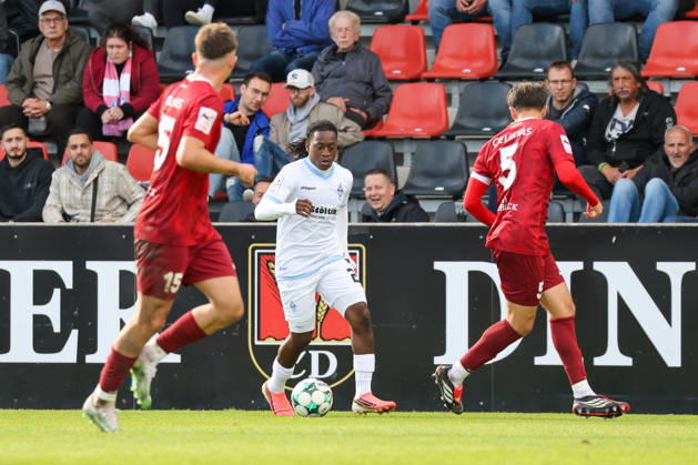 Nolan Muteba N Tumba (SV Waldhof Mannheim, 29) am Ball Fussball: 3. Liga, 8. Spieltag, SG Sonnenhof Großaspach vs. SV Waldhof Mannheim am 10.10.2026 in Aspach-Großaspach (WIRmachenDRUCK Arena), Deutschland Aspach-Großaspach WIRmachenDRUCK Arena Deutschland Copyright: xFranzxReindelx
