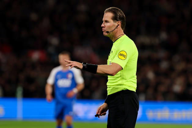 2026-10-10 Feyenoord v AZ Alkmaar - Dutch Eredivisie ROTTERDAM, NETHERLANDS - OCTOBER 10: Referee Danny Makkelie gestures during the Dutch Eredivisie match between Feyenoord and AZ Alkmaar at Stadion Feijenoord on October 10, 2026 in Rotterdam, Netherlands. Rotterdam Stadion Feijenoord Netherlands Content not available for redistribution in The Netherlands directly or indirectly through any third parties. Copyright: xHansxvanxderxValkx