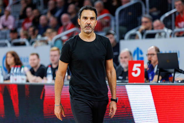 Jesus Ramirez (BMA365 Bamberg Baskets, Trainer), Einzelbild, Einzelfoto, Portrait, Portraet, enttaeuscht, Enttaeuschung, negative Emotionen, negative Emotion, BMA365 Bamberg Baskets vs. Syntainics MBC, Basketball, easyCredit BBL, 5. Spieltag, 10.10.2026 BMA365 Bamberg Baskets vs. Syntainics MBC, Basketball, easyCredit BBL, 5. Spieltag, 10.10.2026 Bamberg Copyright: xEibner-Pressefoto G.xSantemizx EP_EER