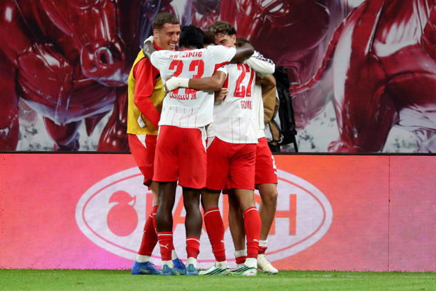 10.10.2026, xgox, Fussball 1.Bundesliga, RB Leipzig - Eintracht Frankfurt v.l. Tidiam Gomis (RB Leipzig) Torschuetze, erzielt das Tor, Treffer, scores the goal 6:0 (DFL DFB REGULATIONS PROHIBIT ANY USE OF PHOTOGRAPHS as IMAGE SEQUENCES and or QUASI-VIDEO) Leipzig
