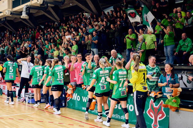 Fuechse Berlin jubeln ueber Unentschieden, GER, 2. Handball - Bundesliga Frauen, Fuechse Berlin vs. SG Nuertingen-Zizishausen, Saison 2026 27, 5. Spieltag, 10.10.2026 GER, 2. Handball - Bundesliga Frauen, Fuechse Berlin vs. SG Nuertingen-Zizishausen, Saison 2026 27, 5. Spieltag, 10.10.2026 Berlin Copyright: xEibner-Pressefotox xClaudiusxRauchx EP_CRH