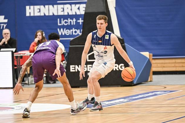 Basketball - 2. Bundesliga ProA VfL Sparkassen Stars Bochum - BG Göttingen ** NUR FÜR REDAKTIONELLE ZWECKE ** EDITORIAL USE ONLY **<p>NIKLAS GESKE, VfL Sparkassen Stars Bochum (in Blau-Weiß) spielt am Samstag,10. Oktober 2026 gegen BG Göttingen (in Violett) in der Basketball - 2. Bundesliga ProA in der Rundsporthalle in Bochum. Deutschland NRW Bochum Copyright: VladimirxWegener