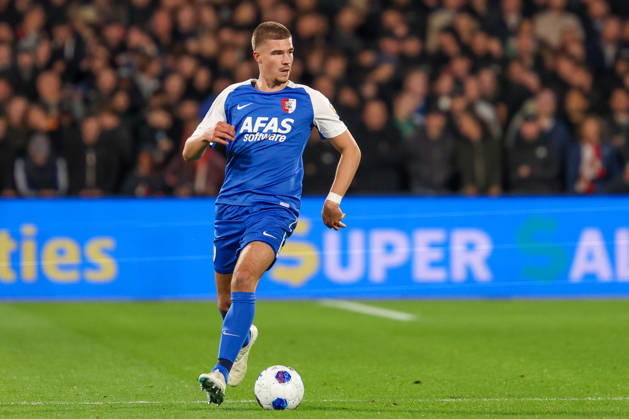 2026-10-10 Feyenoord v AZ Alkmaar - Dutch Eredivisie ROTTERDAM, NETHERLANDS - OCTOBER 10: Wouter Goes of AZ Alkmaar runs with the ball during the Dutch Eredivisie match between Feyenoord and AZ Alkmaar at Stadion Feijenoord on October 10, 2026 in Rotterdam, Netherlands. Rotterdam Stadion Feijenoord Netherlands Content not available for redistribution in The Netherlands directly or indirectly through any third parties. Copyright: xHansxvanxderxValkx