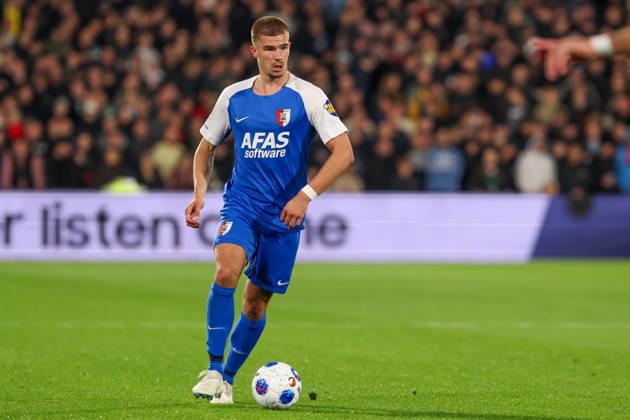 2026-10-10 Feyenoord v AZ Alkmaar - Dutch Eredivisie ROTTERDAM, NETHERLANDS - OCTOBER 10: Wouter Goes of AZ Alkmaar runs with the ball during the Dutch Eredivisie match between Feyenoord and AZ Alkmaar at Stadion Feijenoord on October 10, 2026 in Rotterdam, Netherlands. Rotterdam Stadion Feijenoord Netherlands Content not available for redistribution in The Netherlands directly or indirectly through any third parties. Copyright: xHansxvanxderxValkx