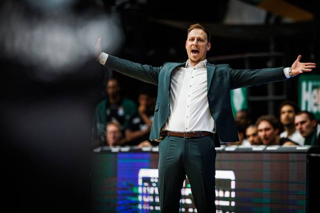 Jacques Schneider (Headcoach Gladiators Trier) an der Seitenlinie, Emotionen, Geste, Gestik, Mimik, Freisteller Vet Concept Gladiators Trier vs Alba Berlin, Basketball, easyCredit BBL, 5. Spieltag, Saison 2026 2027, 10.10.2026 Vet Concept Gladiators Trier vs Alba Berlin, Basketball, easyCredit BBL, 5. Spieltag, Saison 2026 2027, 10.10.2026 Copyright: xEibnerxPressefotox EP_ANS