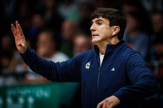 Pedro Calles (Headcoach Alba Berlin) an der Seitenlinie, Emotionen, Geste, Gestik, Mimik, Freisteller Vet Concept Gladiators Trier vs Alba Berlin, Basketball, easyCredit BBL, 5. Spieltag, Saison 2026 2027, 10.10.2026 Vet Concept Gladiators Trier vs Alba Berlin, Basketball, easyCredit BBL, 5. Spieltag, Saison 2026 2027, 10.10.2026 Copyright: xEibnerxPressefotox EP_ANS