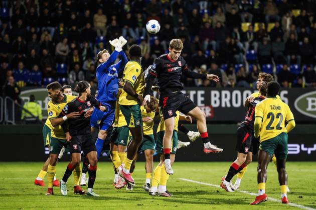 SITTARD - Fortuna Sittard goalkeeper Mattijs Branderhorst, Lequincio Zeefuik of Fortuna Sittard, Ruud Nijstad of FC Twente (lr) during the Dutch Eredivisie match between Fortuna Sittard and FC Twente at the Fortuna Sittard stadium on 10 October 2026 in Sittard, the Netherlands. IRIS VAN DEN BROEK ANP Eredivisie 2026 27 xVIxANPxSportx xxANPxIVx 572054136 originalFilename: 572054136.jpg