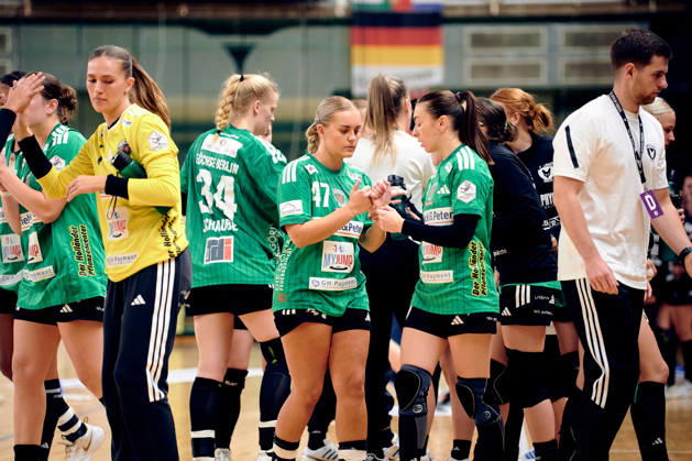 Fuechse Berlin, ANOUK NIEUWENWEG (Fuechse Berlin, 47), DANIQUE TROOSTER (Fuechse Berlin, 01), GER, 2. Handball - Bundesliga Frauen, Fuechse Berlin vs. SG Nuertingen-Zizishausen, Saison 2026 27, 5. Spieltag, 10.10.2026 GER, 2. Handball - Bundesliga Frauen, Fuechse Berlin vs. SG Nuertingen-Zizishausen, Saison 2026 27, 5. Spieltag, 10.10.2026 Berlin Copyright: xEibner-Pressefotox xClaudiusxRauchx EP_CRH