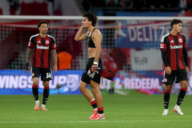 10.10.2026, xtgx, Fussball 1.Bundesliga, RB Leipzig - Eintracht Frankfurt v.l. Can Uzun (Eintracht Frankfurt) Enttäuscht, traurig, frustriert, ratlos, (DFL DFB REGULATIONS PROHIBIT ANY USE OF PHOTOGRAPHS as IMAGE SEQUENCES and or QUASI-VIDEO) Leipzig