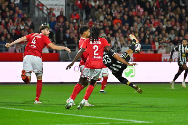 Stade Brestois 29 v Angers SCO - Ligue 1 McDonald s 2026 2027 Haris Belkebla of Angers and Bradley LOCKO of Stade Brestois 29 and Gautier LLORIS of of Stade Brestois 29 during Ligue 1 McDonald s match between Brest and Angers at Stade Francis-Le Ble on October 10, 2026 in Brest, France. Brest France  Copyright: xIconxSportx 776573329