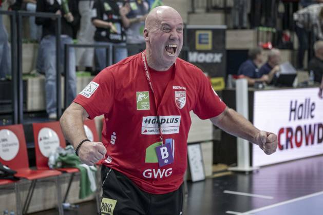 Alsco Handball Bundesliga Frauen, Saison 2026 2027 SV Union Halle-Neustadt vs.BSV Sachsen Zwickau Halle, Deutschland 09.September 2026: Im Bild:Trainer Pether Krautmeyer (Halle) Schlussjubel, Schlußjubel, Emotion, Freude, Mimik, starker Gesichtsausdruck, Emotion, Halle Saale SWH Arena Sachsen-Anhalt Deutschland