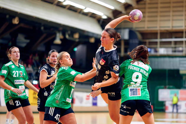 Lisa Fuchs (SG Nuertingen-Zizishausen, 24), ANOUK NIEUWENWEG (Fuechse Berlin, 47), ANAIS GOUVEIA (Fuechse Berlin, 09), GER, 2. Handball - Bundesliga Frauen, Fuechse Berlin vs. SG Nuertingen-Zizishausen, Saison 2026 27, 5. Spieltag, 10.10.2026 GER, 2. Handball - Bundesliga Frauen, Fuechse Berlin vs. SG Nuertingen-Zizishausen, Saison 2026 27, 5. Spieltag, 10.10.2026 Berlin