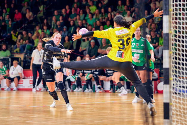 Nora Erhardt (SG Nuertingen-Zizishausen, 14), MERCY HACKER (Fuechse Berlin, 30), GER, 2. Handball - Bundesliga Frauen, Fuechse Berlin vs. SG Nuertingen-Zizishausen, Saison 2026 27, 5. Spieltag, 10.10.2026 GER, 2. Handball - Bundesliga Frauen, Fuechse Berlin vs. SG Nuertingen-Zizishausen, Saison 2026 27, 5. Spieltag, 10.10.2026 Berlin
