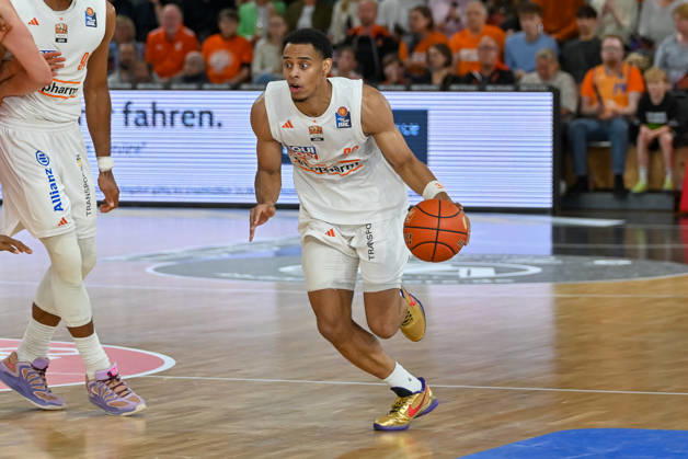 Jaylen Sims (ratiopharm Ulm, 30) am Ball RASTA Vechta vs. ratiopharm Ulm, easyCredit Basketball Bundesliga, 5. Spieltag, Saison 2026 2027, 10.10.2026, RASTA Vechta vs. ratiopharm Ulm, easyCredit Basketball Bundesliga, 5. Spieltag, Saison 2026 2027, 10.10.2026 Vechta Copyright: xEibner-Pressefoto RobertxGertzenx EP_RGN
