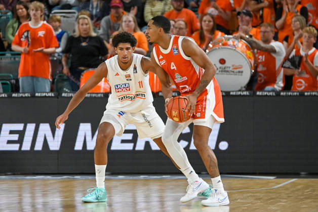 Armaan Franklin (RASTA Vechta, 04) am Ball gegen Meissa Faye (ratiopharm Ulm, 11) RASTA Vechta vs. ratiopharm Ulm, easyCredit Basketball Bundesliga, 5. Spieltag, Saison 2026 2027, 10.10.2026, RASTA Vechta vs. ratiopharm Ulm, easyCredit Basketball Bundesliga, 5. Spieltag, Saison 2026 2027, 10.10.2026 Vechta Copyright: xEibner-Pressefoto RobertxGertzenx EP_RGN