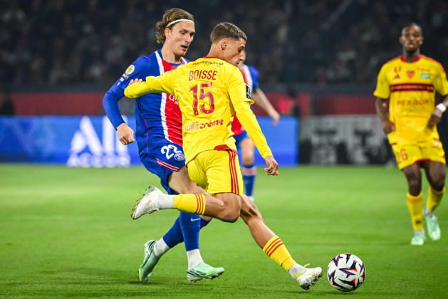 October 10, 2026, Paris, France, France: Mika GODTS of PSG and Noa BOISSE of Le Mans during the Ligue 1 match between Paris Saint-Germain (PSG) and Le Mans FC at Parc des Princes Stadium on October 10, 2026 in Paris, France. Paris France - ZUMAm308 20261010_zsp_m308_001 Copyright: xMatthieuxMirvillex