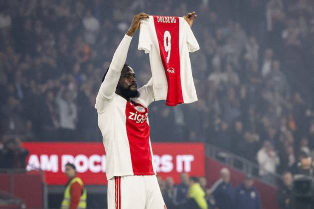 AMSTERDAM - Tolu Arokodare of Ajax celebrates his 1-0 with the shirt of the injured Kasper Dolberg during the Dutch Eredivisie match between AFC Ajax and NEC Nijmegen at the Johan Cruijff ArenA on October 10, 2026, in Amsterdam, the Netherlands. MAURICE VAN STEEN ANP Eredivisie 2026 27 xVIxANPxSportx xxANPxIVx 572057214 originalFilename: 572057214.jpg