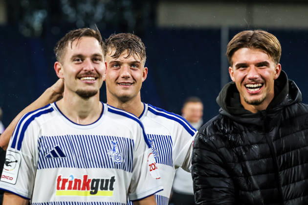 Fussball, 3.Liga Saison 2026 2027 8.Spieltag MSV Duisburg - TSG 1899 Hoffenheim II 10.10.2026, schauinsland-reisen-arena Aljaz Casar (MSV Duisburg, 8) Ben Schlicke (MSV Duisburg, 40) Laurenz Jennissen (MSV Duisburg, 21) Duisburg schauinsland-reisen-arena Nordrhein-Westfalen Deutschland