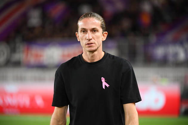 AS Monaco v Toulouse FC - Ligue 1 McDonald s 2026 2027 Head Coach Filipe LUIS of Monaco pay tribute to Pink October using a pink ribbon during Ligue 1 McDonald s match between Monaco and Toulouse at Stade Louis II on October 10, 2026 in Monaco, Monaco. Monaco Monaco Copyright: xIconxSportx 776573324