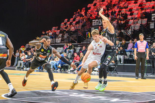 10.10.2026 - Basketball - Saison 2026 2027 - 2. Bundesliga Pro-A - 4. Spieltag: Nürnberg Falcons Basketball Club NBC - Kreisbau Kirchheim Knights - AlSch - xalxscx - Tyrel Morgan (11, Kreisbau Kirchheim Knights ) Lars Lenke (11, Nürnberg Falcons BC NBC ) Christoph Philipps (5, Kreisbau Kirchheim Knights )
