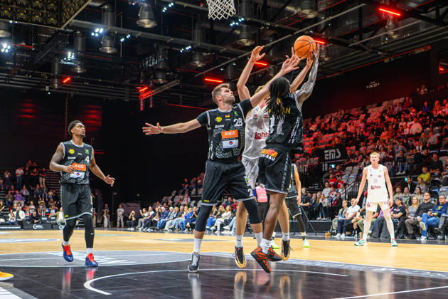 10.10.2026 - Basketball - Saison 2026 2027 - 2. Bundesliga Pro-A - 4. Spieltag: Nürnberg Falcons Basketball Club NBC - Kreisbau Kirchheim Knights - AlSch - xalxscx - Julius Wolf (28, Kreisbau Kirchheim Knights ) Jarne Jürgens Juergens (21, Nürnberg Falcons BC NBC ) Tyrel Morgan (11, Kreisbau Kirchheim Knights )
