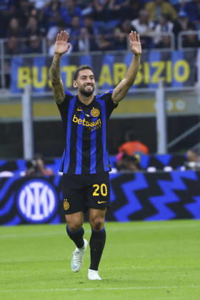 FC Internazionale v Parma Calcio - Serie A 2026 27 Hakan Calhanoglu celebrates a goal during the Serie A match between FC Internazionale and Parma Calcio at Giuseppe Meazza in Milano, Italy, on October 10, 2026. Milano Milano Italy  Copyright: xMairoxCinquettix originalFilename:cinquetti-fcintern261010_npZnF