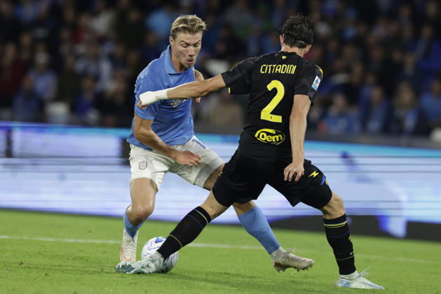 Serie a football match SSC Napoli vs Frosinone Napoli s Danish forward Rasmus Hojlund challenges for the ball with Frosinone s Italian defender Giorgio Cittadini during the Serie A football match between SSC Napoli vs Frosinone at the Diego Armando Maradona Stadium in Naples, southern Italy, on October 10, 2026. _BPH7321 Copyright: xAntonioxBalascox