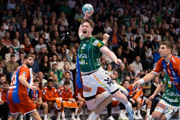 Oskar NEUDECK (FRISCH AUF! Goeppingen, 02) erzielt ein Tor, Aktion, Torwurf GER, FRISCH AUF! Goeppingen vs. SG BBM Bietigheim, Handball, Bundesliga, OPEL HBL, 8. Spieltag, Spielzeit 2026 2027, 10.10.2026, GER, FRISCH AUF! Goeppingen vs. SG BBM Bietigheim, Handball, Bundesliga, OPEL HBL, 8. Spieltag, Spielzeit 2026 2027, 10.10.2026, Goeppingen Copyright: xEibnerxPressefoto OliverxSchmidtx EP_OST