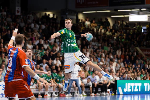 Max BENEKE (FRISCH AUF! Goeppingen, 09) erzielt ein Tor, Aktion, Torwurf GER, FRISCH AUF! Goeppingen vs. SG BBM Bietigheim, Handball, Bundesliga, OPEL HBL, 8. Spieltag, Spielzeit 2026 2027, 10.10.2026, GER, FRISCH AUF! Goeppingen vs. SG BBM Bietigheim, Handball, Bundesliga, OPEL HBL, 8. Spieltag, Spielzeit 2026 2027, 10.10.2026, Goeppingen Copyright: xEibnerxPressefoto OliverxSchmidtx EP_OST