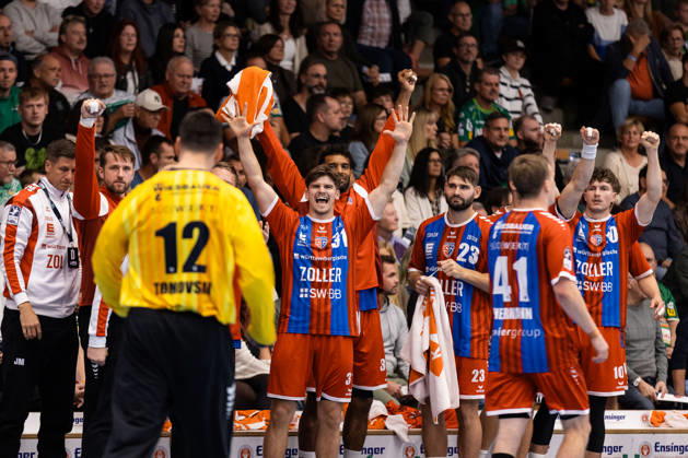 Die Bietigheimer Spieler jubeln GER, FRISCH AUF! Goeppingen vs. SG BBM Bietigheim, Handball, Bundesliga, OPEL HBL, 8. Spieltag, Spielzeit 2026 2027, 10.10.2026, GER, FRISCH AUF! Goeppingen vs. SG BBM Bietigheim, Handball, Bundesliga, OPEL HBL, 8. Spieltag, Spielzeit 2026 2027, 10.10.2026, Goeppingen Copyright: xEibnerxPressefoto OliverxSchmidtx EP_OST