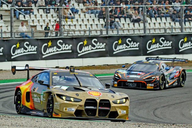 DTM - Finale Hockenheimring 09. - 11. Oktober 2026 DTM - Finale Hockenheimring 09. - 11. Oktober Rennen Samstag Im Bild: Kelvin van der Linde (ZA) vor Timo Glock (DEU) Copyright: xBEAUTIFULxSPORTS Bernhardtx