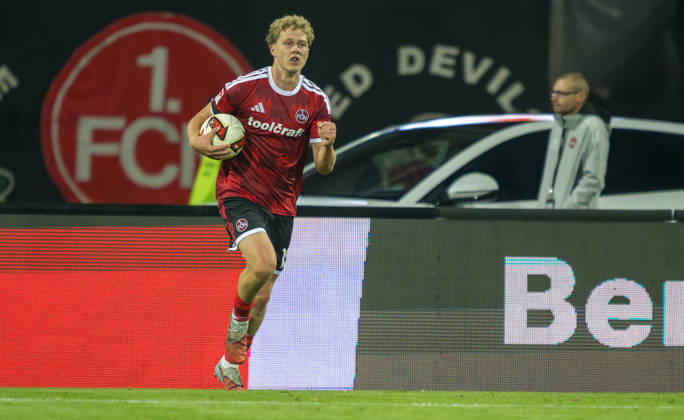 10.10.2026 - Fussball - Saison 2026 2027 - 2. Fussball - Bundesliga - 07. Spieltag: 1. FC Nürnberg FCN ( Club ) - VfL Wolfsburg WOB Wölfe - Sportfoto Zink - xwoxzix - DFL regulations prohibit any use of photographs as image sequences and or quasi-video - only for editorial use - Torjubel Jubel Freude nach Treffer Tor Torschuß zum 1:2 durch Piet Scobel (19, 1. FC Nürnberg FCN ) -