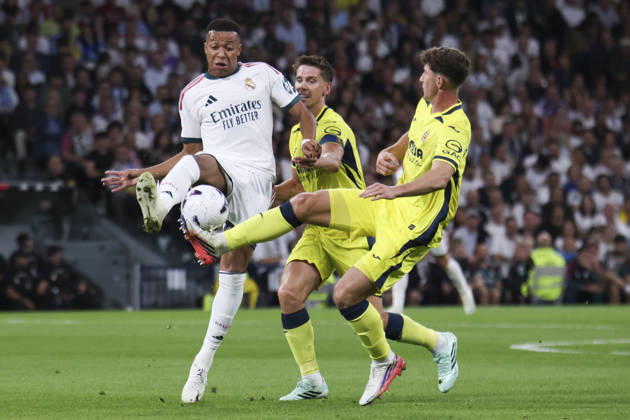 Real Madrid v Villarreal - La Liga EA Sports 2026 27 October 10, 2026, Estadio Santiago Bernabeu, Madrid, Spain: Kylian Mbappe of Real Madrid is defended by Navarro Pau and Juan Foyth of Villarreal during La Liga EA Sports match between Real Madrid and Villarreal at Estadio Santiago Bernabeu on October 10, 2026 in Madrid, Spain. Madrid Estadio Santiago Bernabeu Madrid Spain Copyright: xAlejandroxMatiasxAcostax
