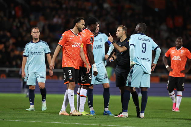 FC Lorient v Paris FC - Ligue 1 McDonald s 2026 2027 JÃ rÃ me Brisard referee , Pablo PAGIS, Montassar TALBI during Ligue 1 McDonald s match between Lorient and Paris at Stade Yves Allainmat on October 10, 2026 in Lorient, France. Lorient France  Copyright: xJohnnyxFidelinx 776573317