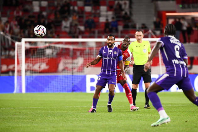 AS Monaco v Toulouse FC - Ligue 1 McDonald s 2026 2027 Cristian Casseres Jr. of Toulouse FC and Denis ZAKARIA of Monaco during Ligue 1 McDonald s match between Monaco and Toulouse at Stade Louis II on October 10, 2026 in Monaco, Monaco. Monaco Monaco Copyright: xIconxSportx 776573324