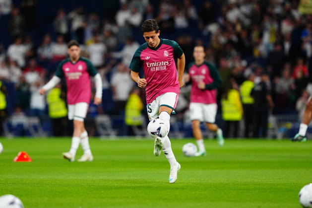 Real Madrid v Villarreal - LaLiga EA Sports 2026 27 MD8 MADRID, SPAIN - OCTOBER 10: Arda Guler of Real Madrid warms up before the LaLiga EA Sports match between Real Madrid CF and Villarreal CF at Santiago Bernabeu on October 10, 2026 in Madrid, Spain. Madrid Santiago Bernabeu Madrid Spain Copyright: x x2026xGokhanxTanerx xPSxImagesxGokhanxTanerx xPSxImagesx