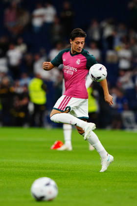 Real Madrid v Villarreal - LaLiga EA Sports 2026 27 MD8 MADRID, SPAIN - OCTOBER 10: Arda Guler of Real Madrid warms up before the LaLiga EA Sports match between Real Madrid CF and Villarreal CF at Santiago Bernabeu on October 10, 2026 in Madrid, Spain. Madrid Santiago Bernabeu Madrid Spain Copyright: x x2026xGokhanxTanerx xPSxImagesxGokhanxTanerx xPSxImagesx