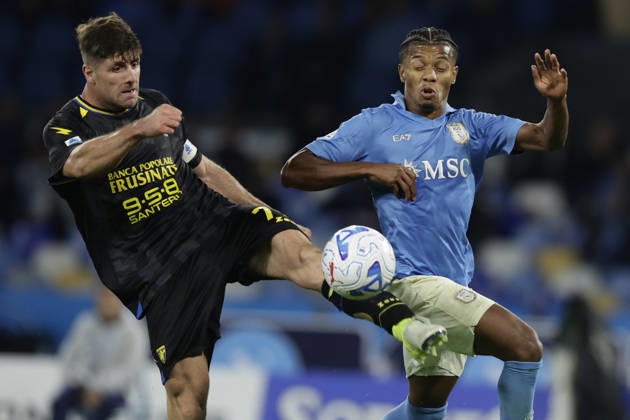 Serie a football match SSC Napoli vs Frosinone Frosinone s Italian defender Gabriele Bracaglia challenges for the ball with Napoli s Brazilian forward David Neres during the Serie A football match between SSC Napoli vs Frosinone at the Diego Armando Maradona Stadium in Naples, southern Italy, on October 10, 2026. _BPH8836 Copyright: xAntonioxBalascox