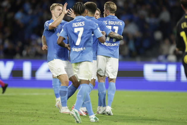 SOCCER - Serie A - SSC Napoli vs. Frosinone Calcio Photo by IPA ABACAPRESS.COM89517604 - Napoli s Belgian midfielder Kevin De Bruyne celebrates after scoring the goal that made the score 1-0 during the Serie A soccer match between SSC Napoli and Frosinone at the Diego Armando Maradona Stadium in Naples, southern Italy, on October 10, 2026. Naples Italy Copyright: xIPAxSport ABACAx