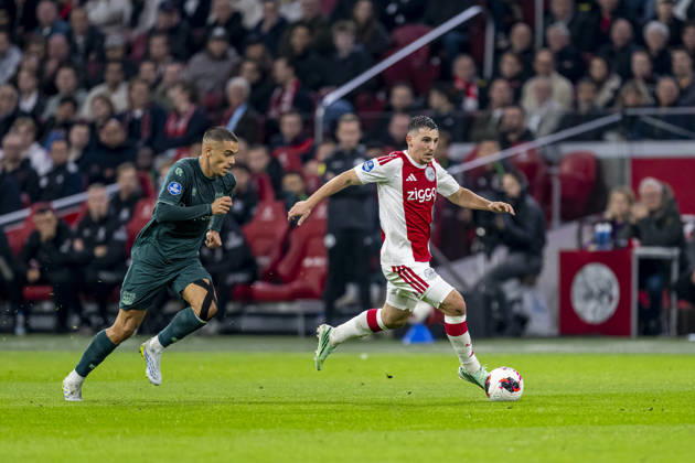 AMSTERDAM - (l-r) N.E.C. Nijmegen defender Gabriel Bras and AFC Ajax Amsterdam midfielder Oscar Gloukh during the Vriendenloterij Eredivisie match between Ajax and N.E.C. in Johan Cruijff ArenA on 10 oktober 2026 in Amsterdam , Nederland. (Photo by DeFodi Images) -