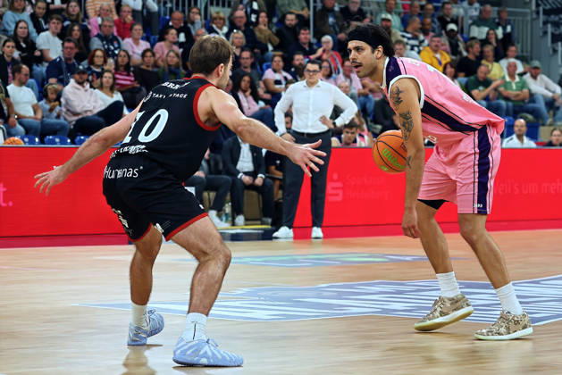 v. li. im Zweikampf, Sebastian Brach (SBB Baskets Wolmirstedt, 10),Erol Ersek (MLP Academics Heidelberg, 11) GER BBL MLP Academics Heidelberg - SBB Baskets Wolmirstedt Basketball Barmer 2.Basketball Bundesliga ProA 4.Spieltag Saison 2026 2027 10.10.2026 GER MLP Academics Heidelberg - SBB Baskets Wolmirstedt, Basketball Barmer 2.Basketball Bundesliga ProA 4.Spieltag Saison 2026 2027 10.10.2026 Heidelberg Copyright: xEibner-Pressefoto JoergxHirschx EP_JHH