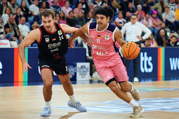 v. li. im Zweikampf, Sebastian Brach (SBB Baskets Wolmirstedt, 10),Erol Ersek (MLP Academics Heidelberg, 11) GER BBL MLP Academics Heidelberg - SBB Baskets Wolmirstedt Basketball Barmer 2.Basketball Bundesliga ProA 4.Spieltag Saison 2026 2027 10.10.2026 GER MLP Academics Heidelberg - SBB Baskets Wolmirstedt, Basketball Barmer 2.Basketball Bundesliga ProA 4.Spieltag Saison 2026 2027 10.10.2026 Heidelberg Copyright: xEibner-Pressefoto JoergxHirschx EP_JHH
