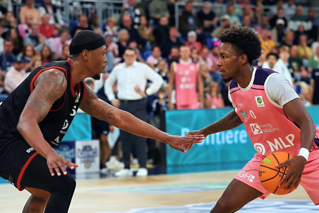 v.li. Kyndahl Huegel (SBB Baskets Wolmirstedt, 5),Chuck Harris (MLP Academics Heidelberg, 0) GER BBL MLP Academics Heidelberg - SBB Baskets Wolmirstedt Basketball Barmer 2.Basketball Bundesliga ProA 4.Spieltag Saison 2026 2027 10.10.2026 GER MLP Academics Heidelberg - SBB Baskets Wolmirstedt, Basketball Barmer 2.Basketball Bundesliga ProA 4.Spieltag Saison 2026 2027 10.10.2026 Heidelberg Copyright: xEibner-Pressefoto JoergxHirschx EP_JHH