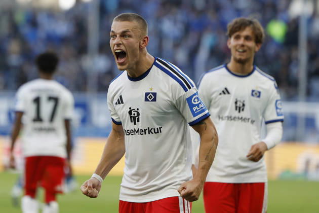 Torschuetze, Scorer Miro Muheim (HSV), Jubel nach seinem Tor zum 2:3, jubelnd, bejubelt, jubelt, jubeln, Cheers after the goal, cheering, celebrated, cheers, cheering, emotionsim Bundesliga-Spiel zwischen der TSG 1899 Hoffenheim und dem Hamburger SV in der PreZero Arena, Sinsheim, Deutschland, am 10. Oktober 2026. in action during the Bundesliga match between TSG 1899 Hoffenheim and Hamburger SV at the PreZero Arena, Sinsheim, Germany, on October 10, 2026. DFB DFL REGULATIONS PROHIBIT ANY USE OF PHOTOGRAPHS AS IMAGE SEQUENCES AND OR QUASI-VIDEO, Copyright: HMBxMedia xHeikoxBecker